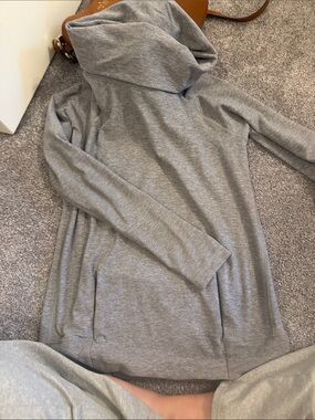 Lululemon mock neck with pockets